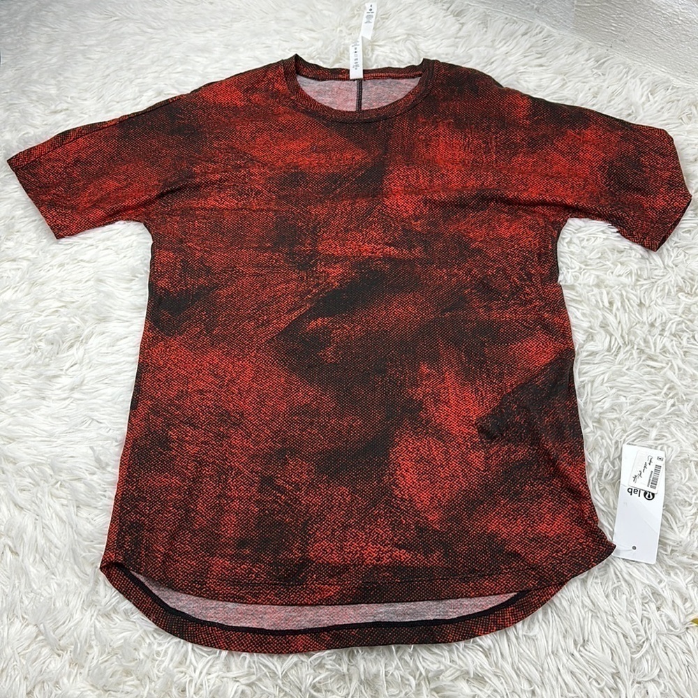 Nwt Lululemon Lab Element Tee Pixel Red - image 1